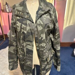 Love Tree Green Camouflage Utility Jacket